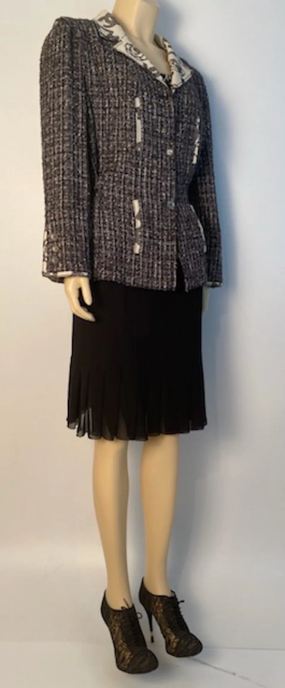 Chanel 2006 Spring, 06P Cotton tweed brown black white Blazer camellia jacket US 10/12