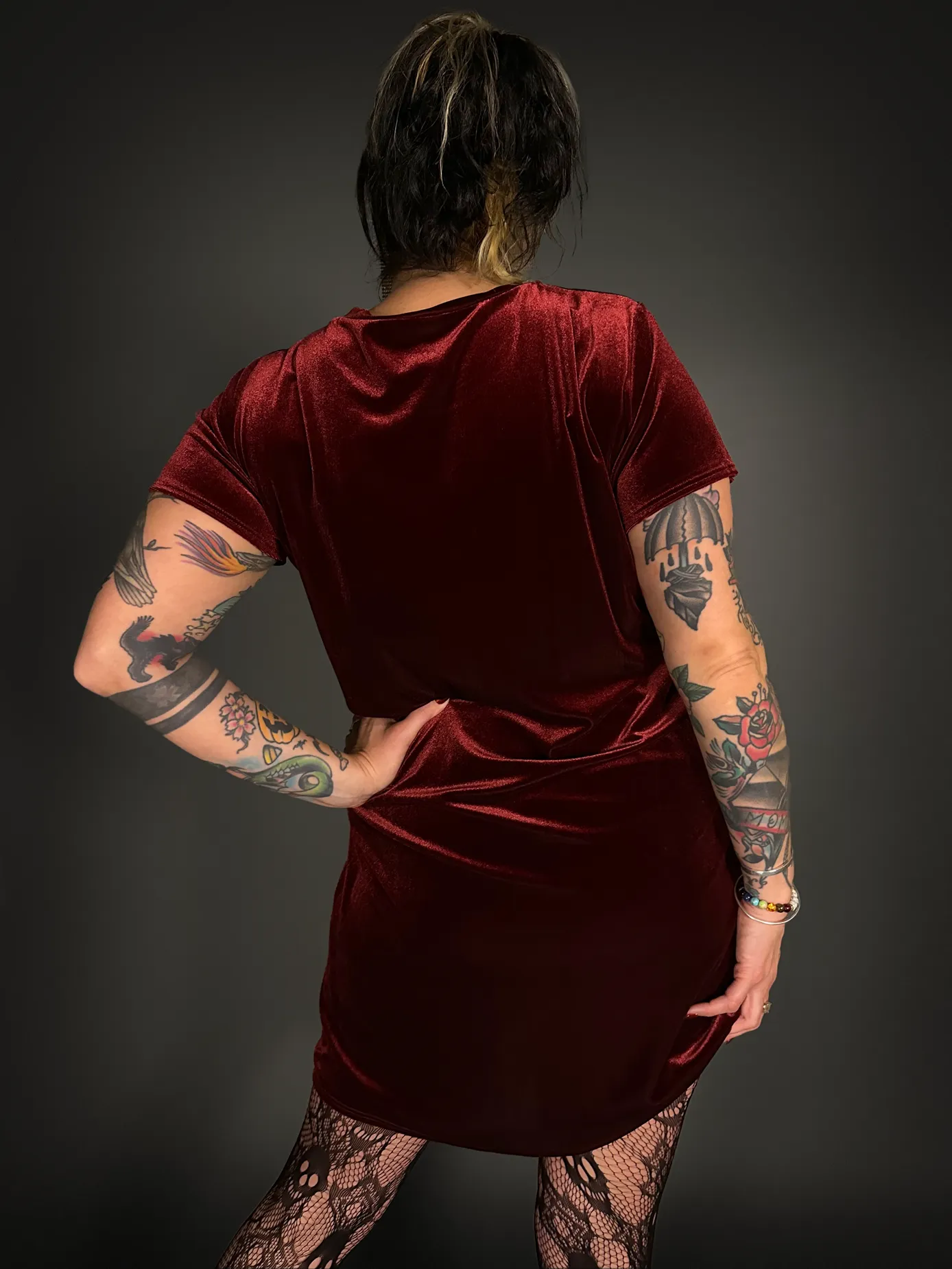 Velvet Crew Neck Short Sleeve Goth Dress in Burgundy